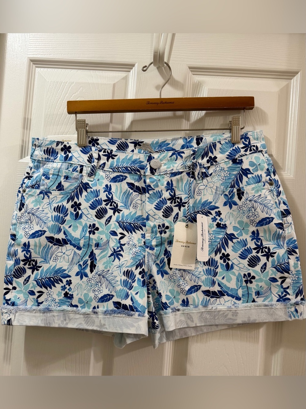 Tommy Bahama Denim Women’s Size 32 Boticelli Floral Cut Off Shorts White Blue NW